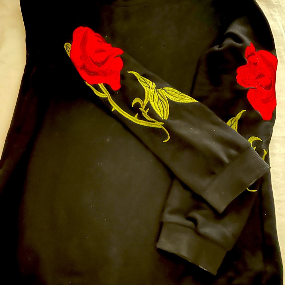 Rosé embroidered hoodie